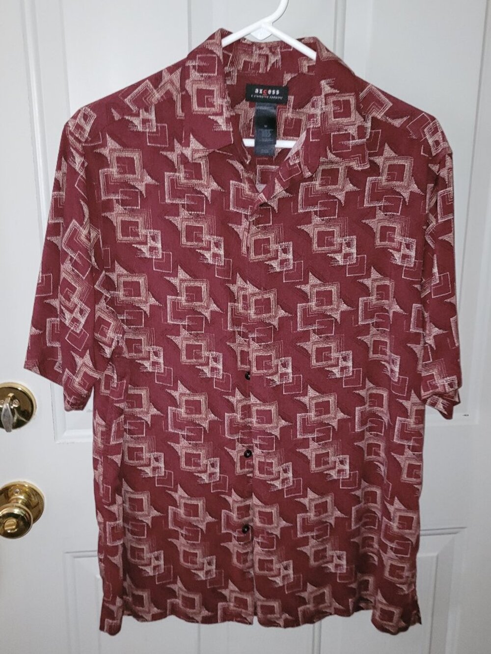 Axcess Men's Burgundy Abstract Design Men's Short Sleeve Shirt Size Medium